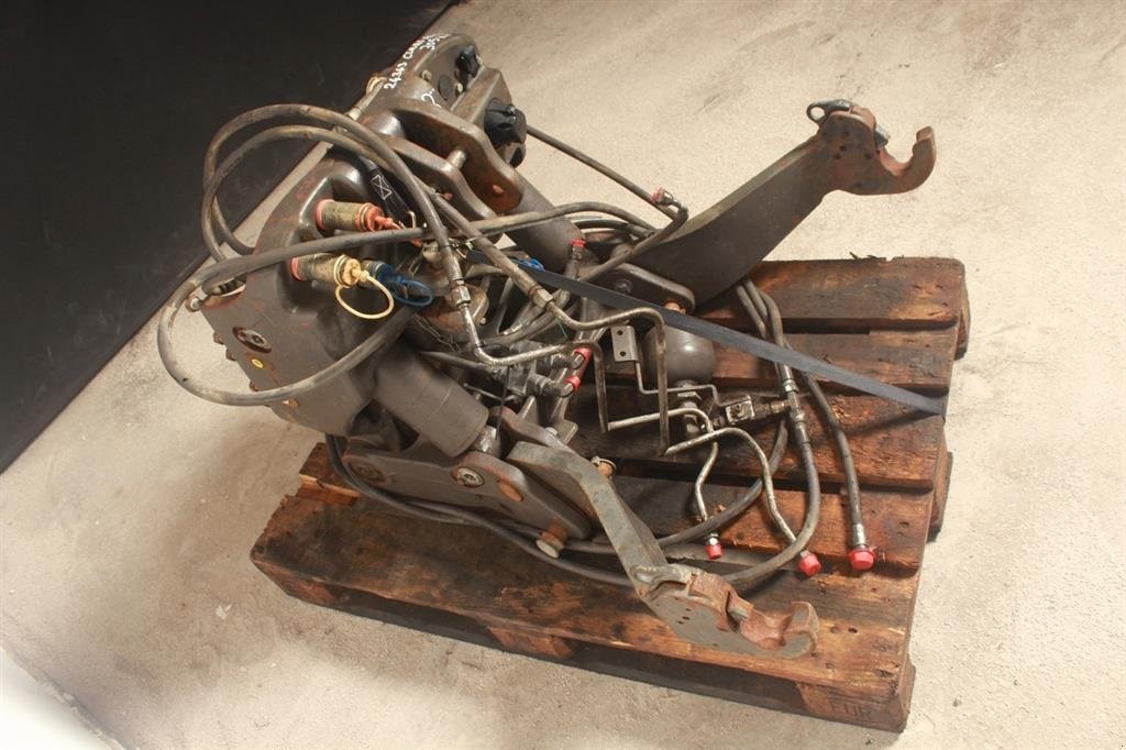 Sonstiges Traktorzubehör van het type CLAAS AXION 850 Frontlift, Gebrauchtmaschine in Viborg (Foto 4)