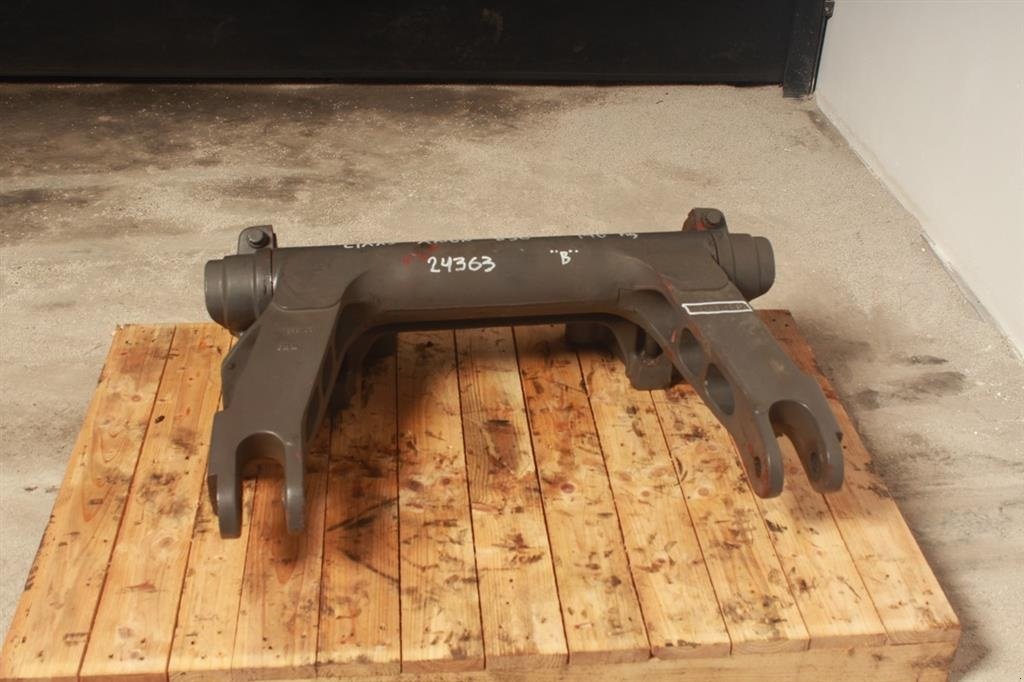 Sonstiges Traktorzubehör des Typs CLAAS AXION 850 Lift / Hydraulic Lift, Gebrauchtmaschine in Viborg (Bild 2)