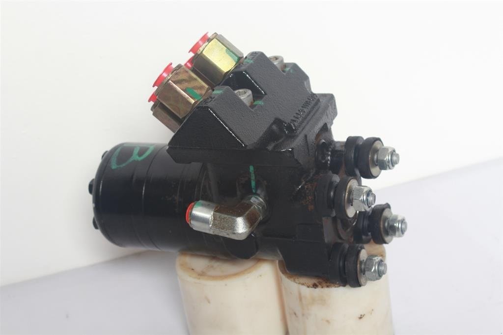 Sonstiges Traktorzubehör типа CLAAS AXION 850 Styreorbitrol / Steering Unit, Gebrauchtmaschine в Viborg (Фотография 4)
