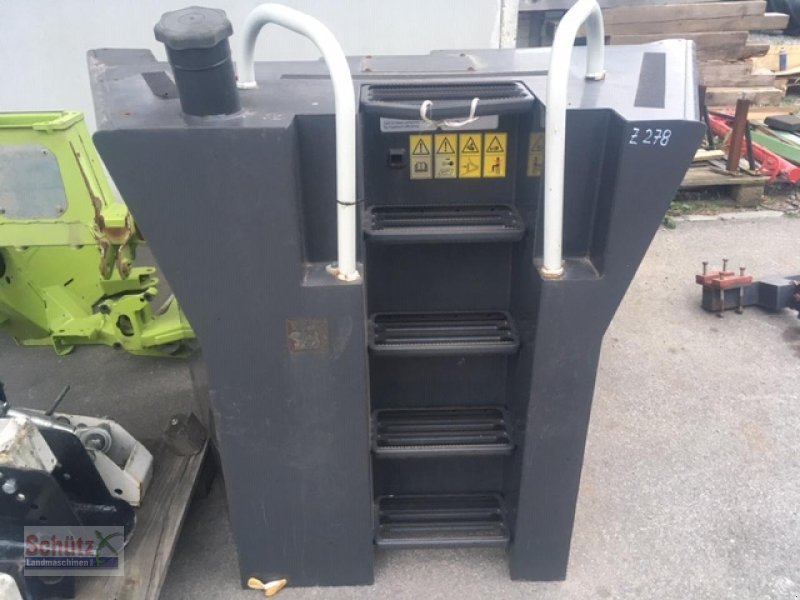 Sonstiges Traktorzubehör des Typs CLAAS Dieseltank für Claas Xerion 3800, Gebrauchtmaschine in Schierling (Bild 1)