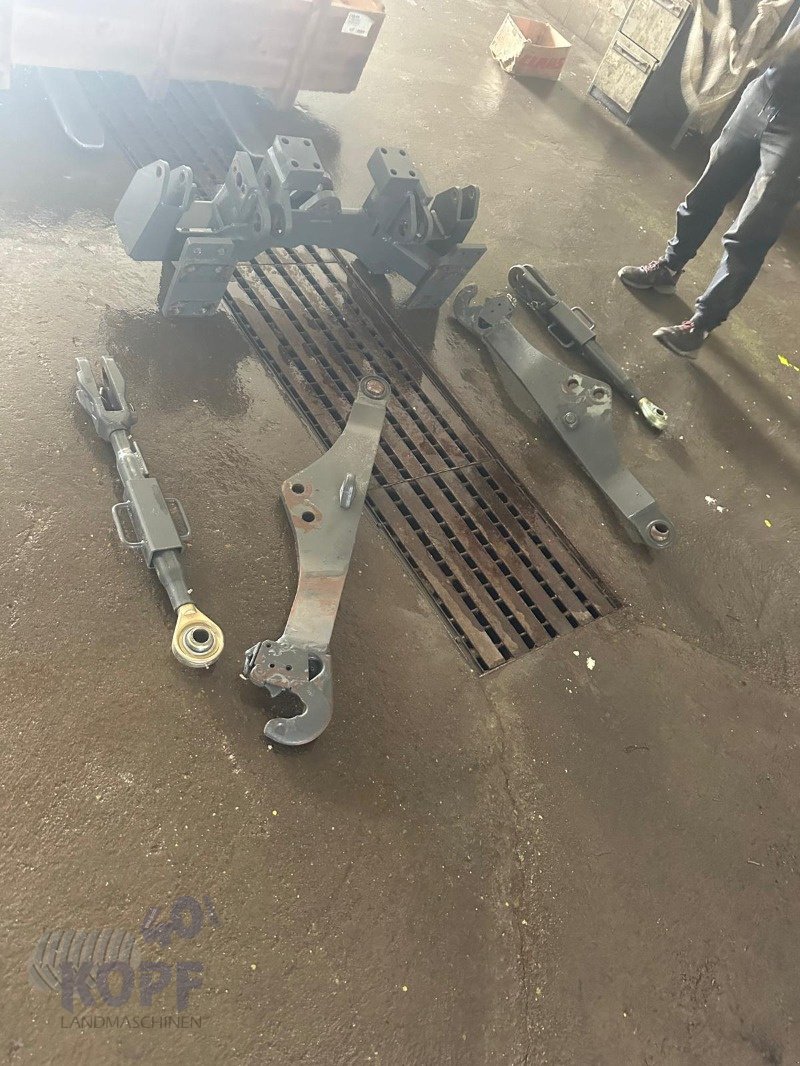 Sonstiges Traktorzubehör του τύπου CLAAS Dreipunktbock Unterlenker Hubstreben Xerion, Gebrauchtmaschine σε Schutterzell (Φωτογραφία 3)