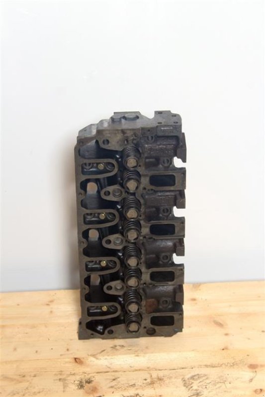 Sonstiges Traktorzubehör typu CLAAS Scorpion 9040 Topstykke / Cylinder Head, Gebrauchtmaschine v Viborg (Obrázek 5)