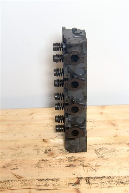 Sonstiges Traktorzubehör typu CLAAS Scorpion 9040 Topstykke / Cylinder Head, Gebrauchtmaschine v Viborg (Obrázek 2)