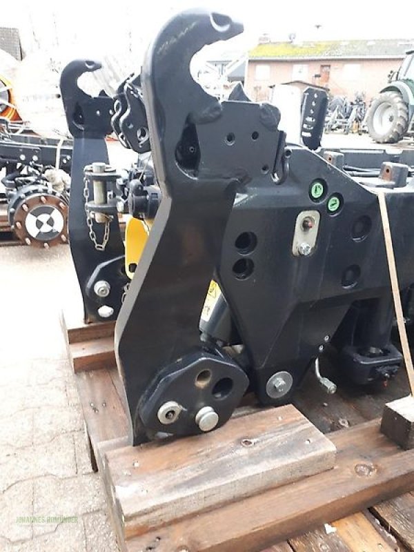 Sonstiges Traktorzubehör Türe ait Deutz-Fahr Fronthydraulik und Frontzapfwelle/2 Gang passend zu DEUTZ 6190-6230TTV , 7250 TTV , 8280 TTV, Vorführmaschine içinde Leichlingen (resim 2)