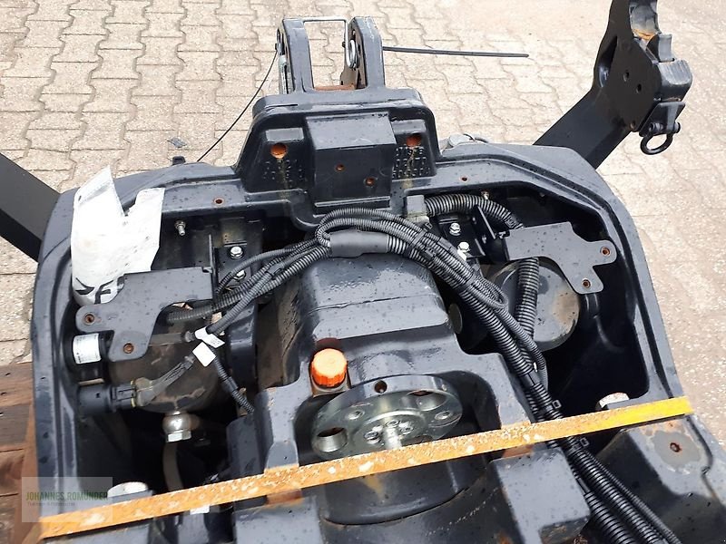 Sonstiges Traktorzubehör Türe ait Deutz-Fahr Fronthydraulik und Frontzapfwelle/2 Gang passend zu DEUTZ 6190-6230TTV , 7250 TTV , 8280 TTV, Vorführmaschine içinde Leichlingen (resim 3)