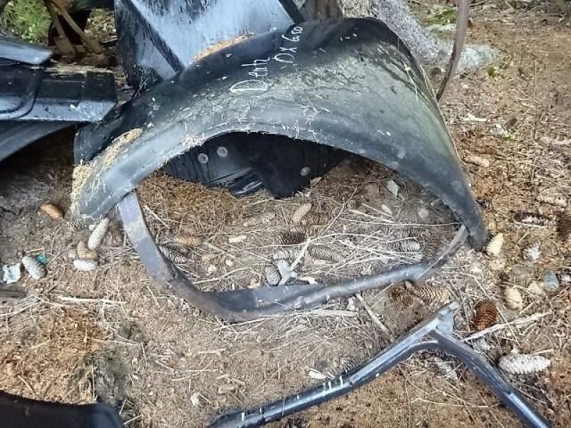 Sonstiges Traktorzubehör типа Deutz-Fahr Kotflügel vorne Von Deutz DX 6.50, Gebrauchtmaschine в Neureichenau (Фотография 4)