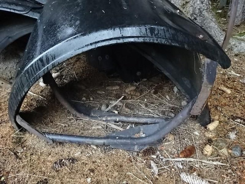 Sonstiges Traktorzubehör типа Deutz-Fahr Kotflügel vorne Von Deutz DX 6.50, Gebrauchtmaschine в Neureichenau (Фотография 2)