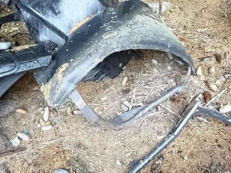 Sonstiges Traktorzubehör типа Deutz-Fahr Kotflügel vorne Von Deutz DX 6.50, Gebrauchtmaschine в Neureichenau (Фотография 7)