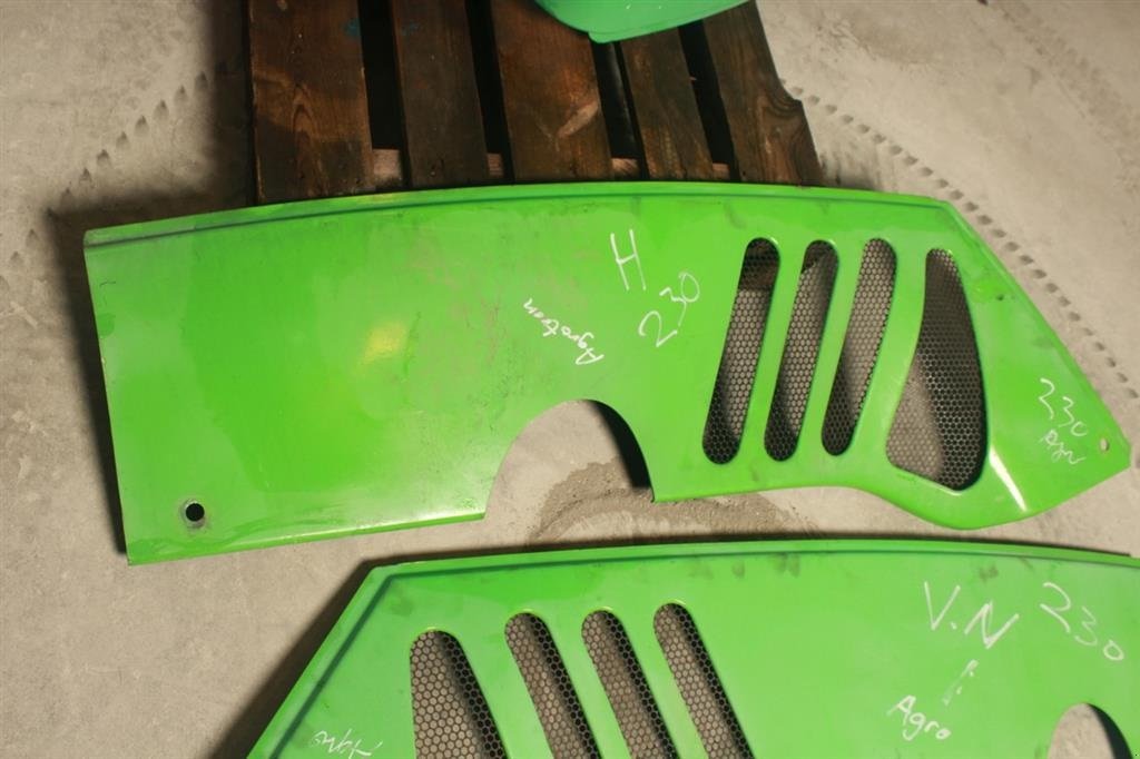 Sonstiges Traktorzubehör Türe ait Deutz Agrotron Motorhjelm / Engine Hood, Gebrauchtmaschine içinde Viborg (resim 4)