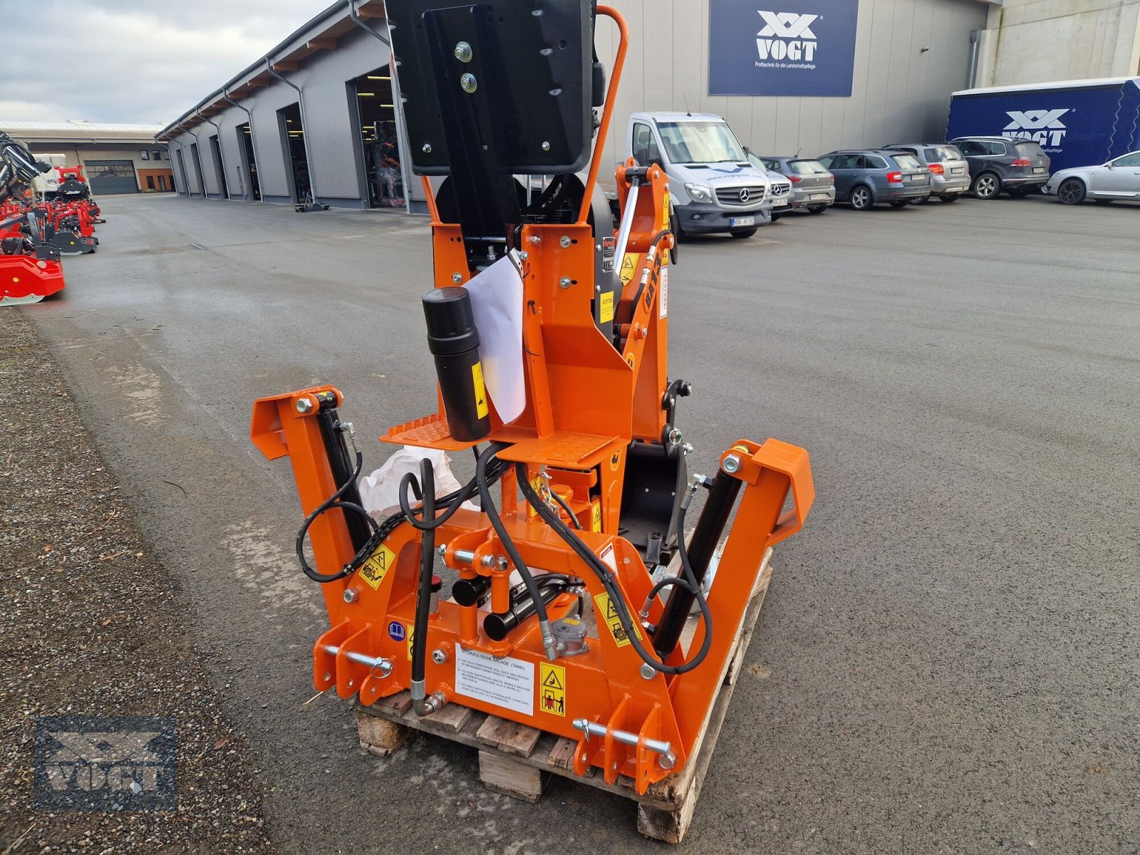 Sonstiges Traktorzubehör типа DIGGER BA 13 Heckbagger /Anbaubagger für Traktor inkl. Baggerschaufel, Neumaschine в Schmallenberg (Фотография 2)