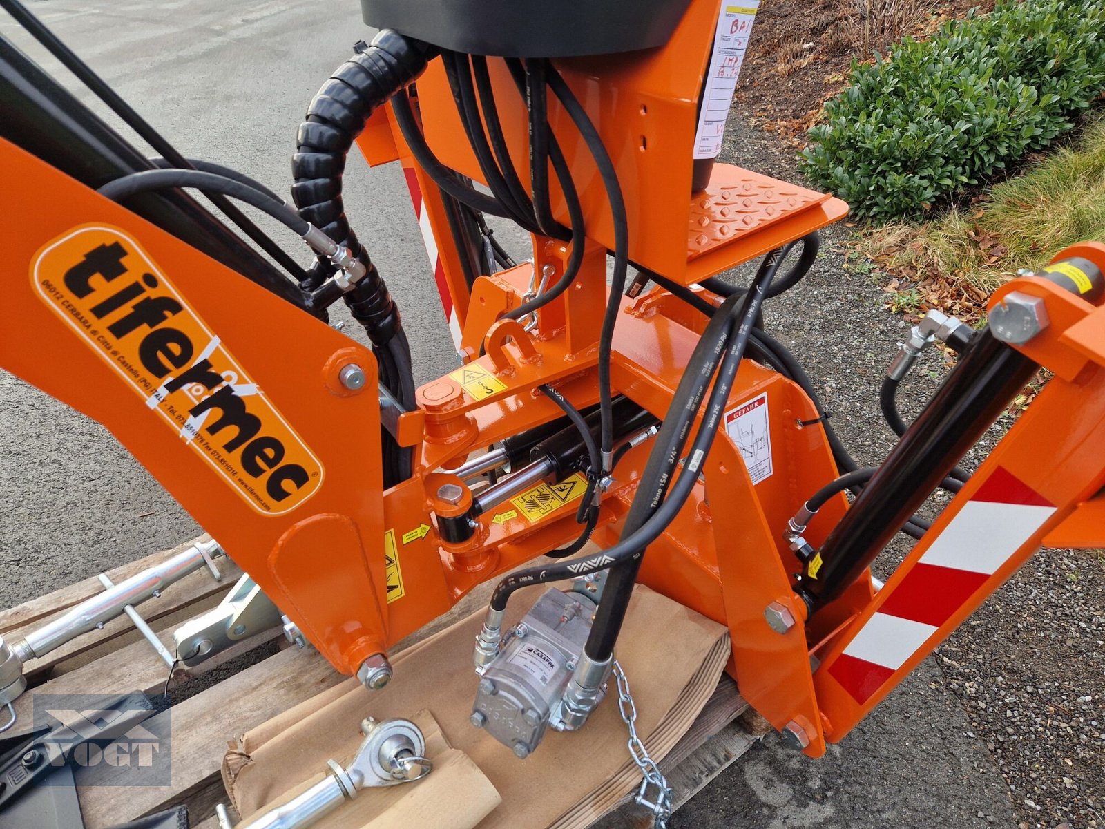 Sonstiges Traktorzubehör типа DIGGER BA 13 Heckbagger /Anbaubagger für Traktor inkl. Baggerschaufel, Neumaschine в Schmallenberg (Фотография 9)