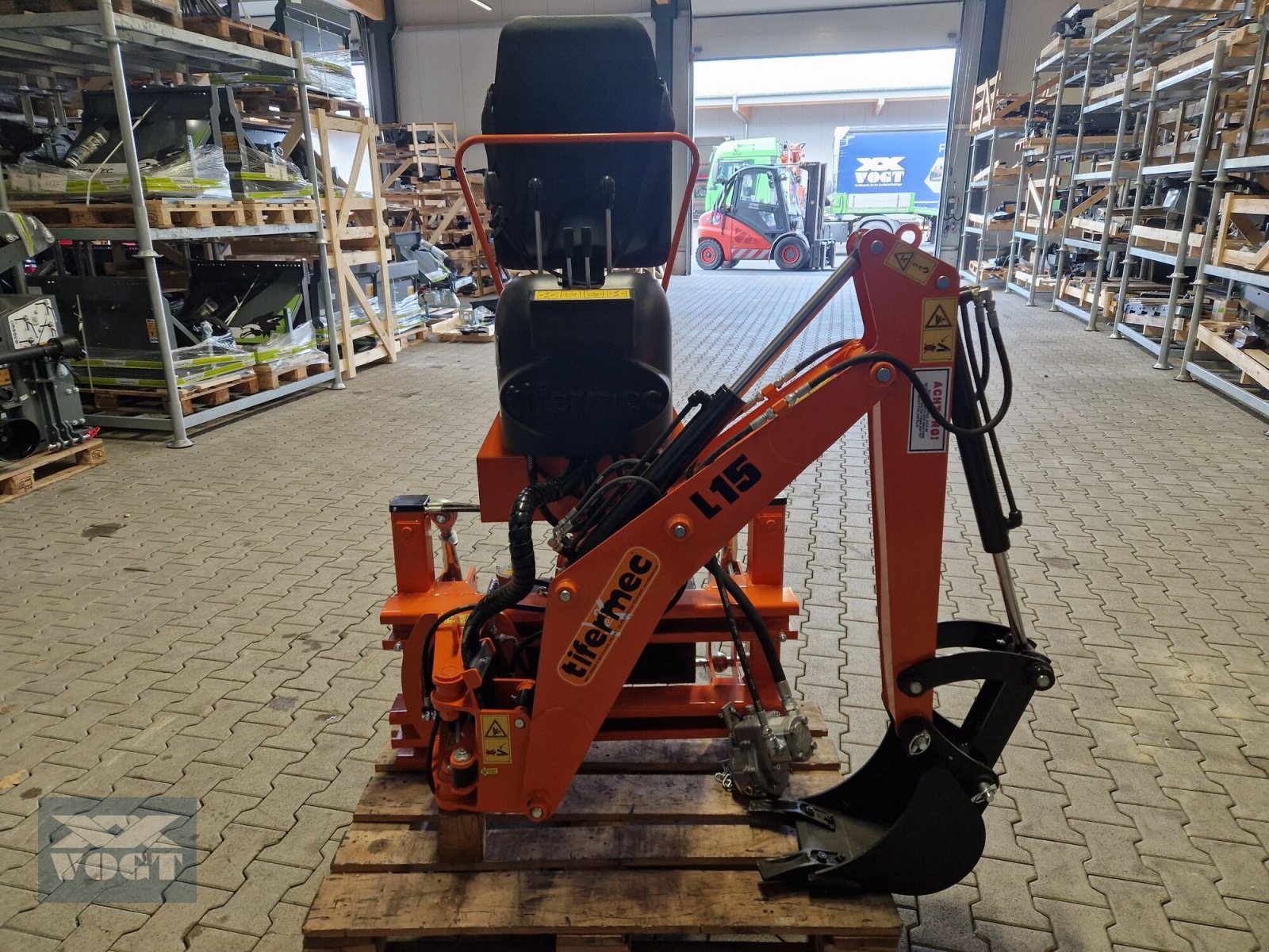 Sonstiges Traktorzubehör van het type DIGGER L15 Heckbagger /Anbaubagger für Traktor inkl. Baggerschaufel-Sonderpreis-, Neumaschine in Schmallenberg (Foto 4)