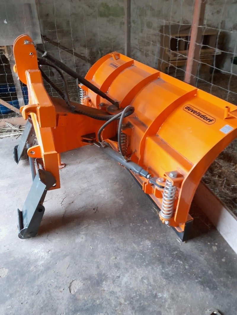 Sonstiges Traktorzubehör типа Düvelsdorf Schneeschiebeschild, Gebrauchtmaschine в Ebersbach (Фотография 1)