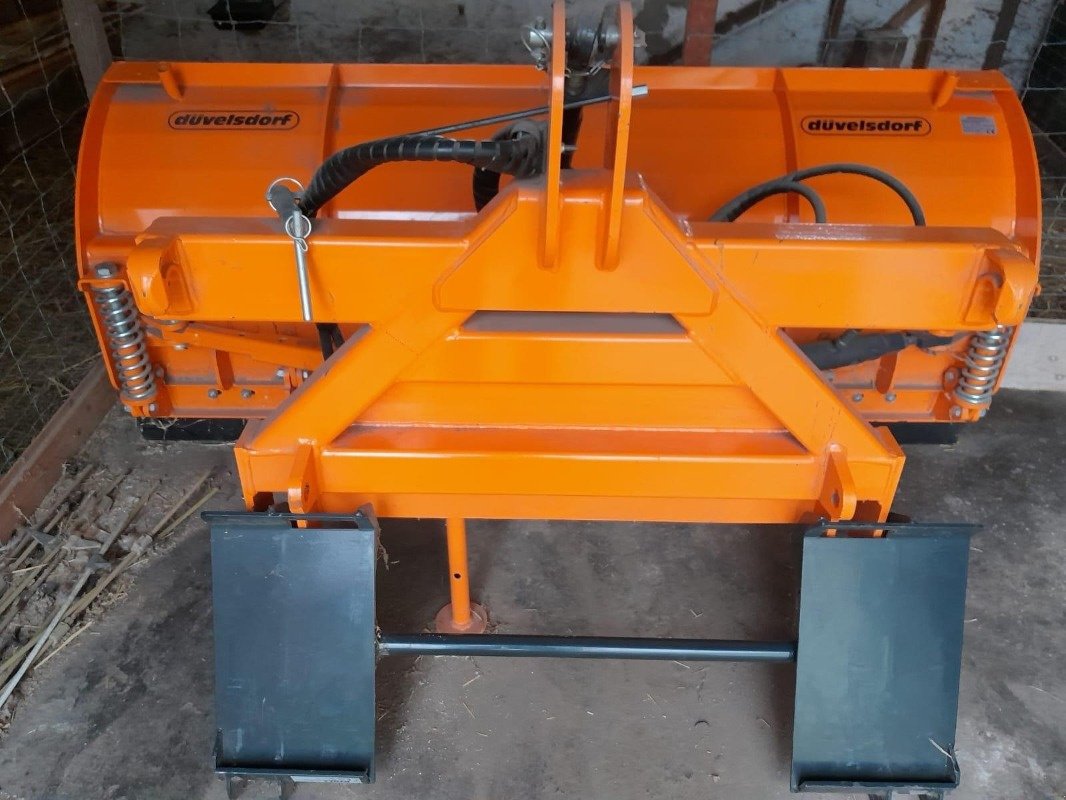 Sonstiges Traktorzubehör типа Düvelsdorf Schneeschiebeschild, Gebrauchtmaschine в Ebersbach (Фотография 4)