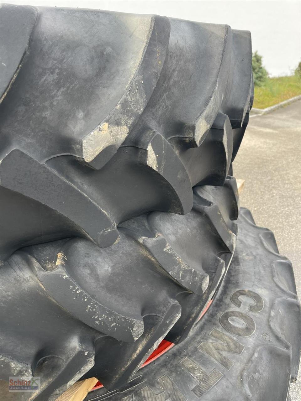 Sonstiges Traktorzubehör типа Fendt 820 724 Pflegebereifung 190cm Spur 320/90R32 340/85R48, Gebrauchtmaschine в Schierling (Фотография 3)