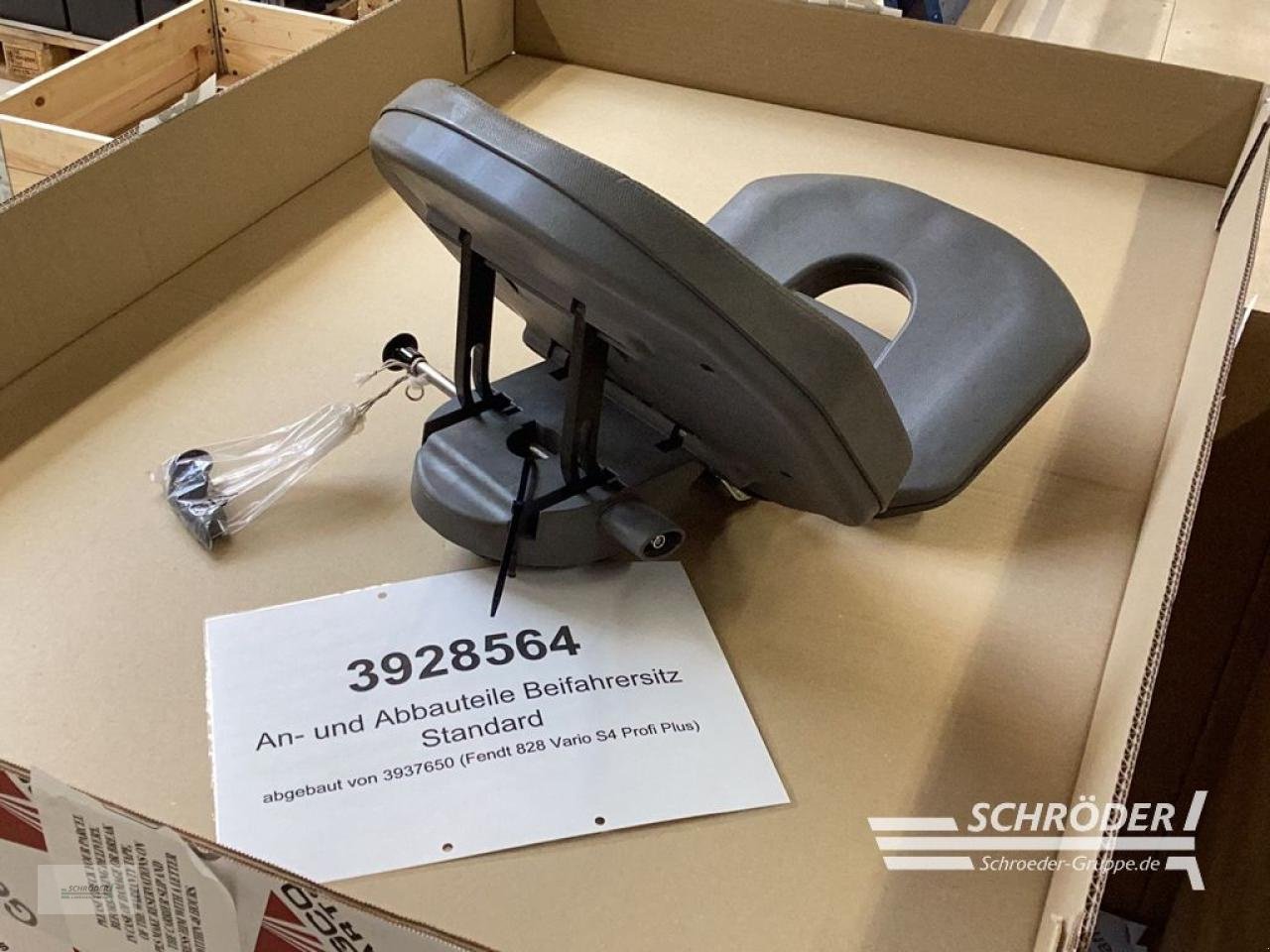 Sonstiges Traktorzubehör типа Fendt BEIFAHRERSITZ STANDARD, Gebrauchtmaschine в Hemmoor (Фотография 1)