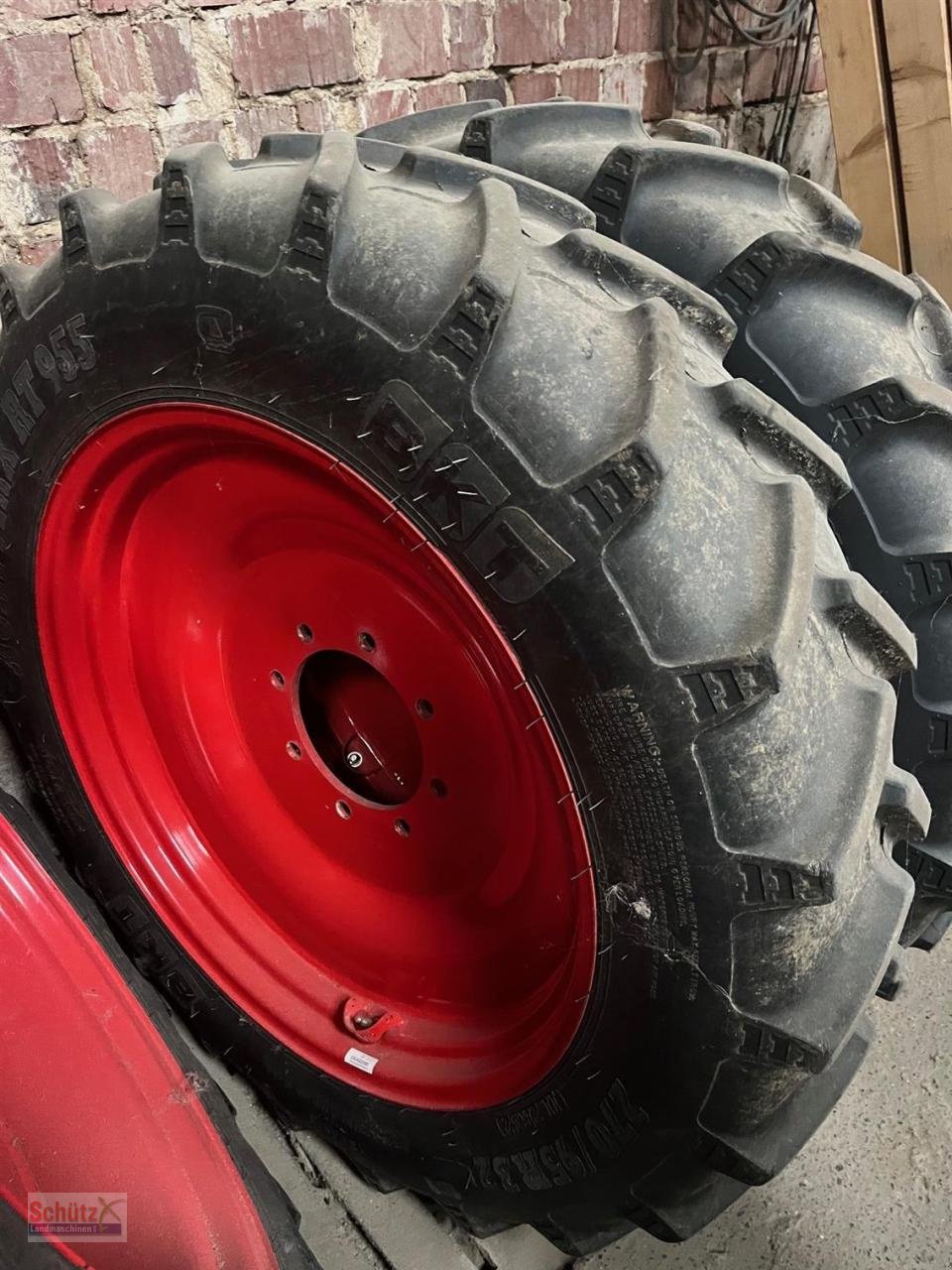 Sonstiges Traktorzubehör Türe ait Fendt Bereifung Fendt 300 500 Favorit 311 312 515 512, Gebrauchtmaschine içinde Schierling (resim 2)