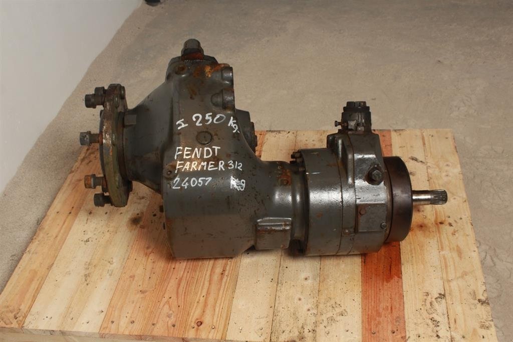 Sonstiges Traktorzubehör του τύπου Fendt Farmer 312 Højre lår / Right Rear Axle, Gebrauchtmaschine σε Viborg (Φωτογραφία 2)