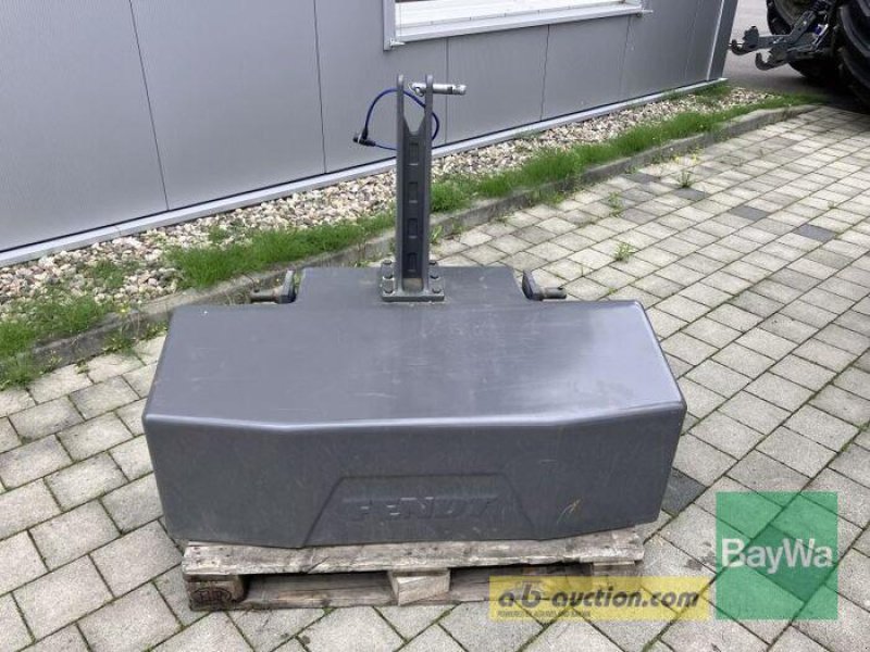 Sonstiges Traktorzubehör του τύπου Fendt FRONTGEWICHT 2500 KG, Gebrauchtmaschine σε Großweitzschen (Φωτογραφία 1)