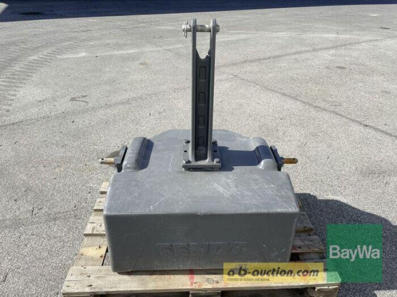 Sonstiges Traktorzubehör des Typs Fendt GEWICHT 1250 KG, Gebrauchtmaschine in Bamberg (Bild 1)