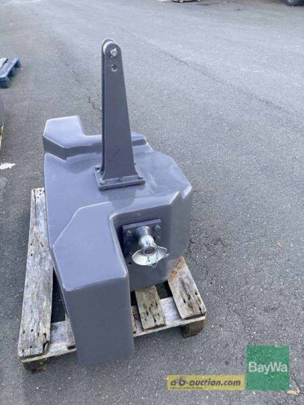 Sonstiges Traktorzubehör des Typs Fendt GEWICHT 1800 KG, Gebrauchtmaschine in Bamberg (Bild 3)