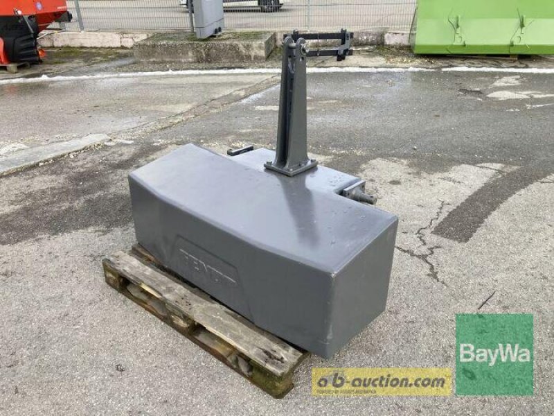 Sonstiges Traktorzubehör des Typs Fendt GEWICHT 2500 KG, Gebrauchtmaschine in Dinkelsbühl (Bild 1)