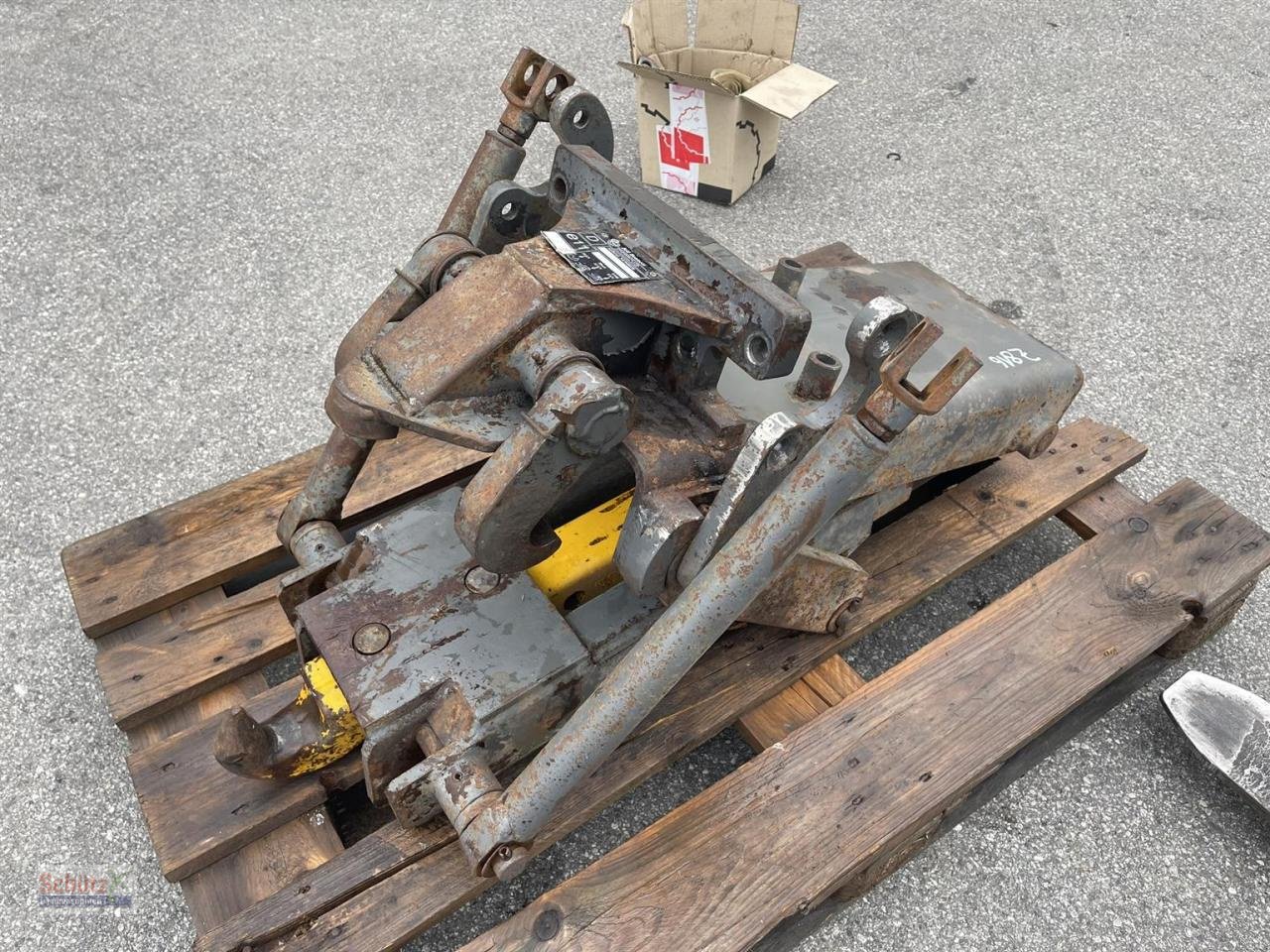 Sonstiges Traktorzubehör tipa Fendt Vario 309 Ci Hitch Anhängung, Gebrauchtmaschine u Schierling (Slika 4)