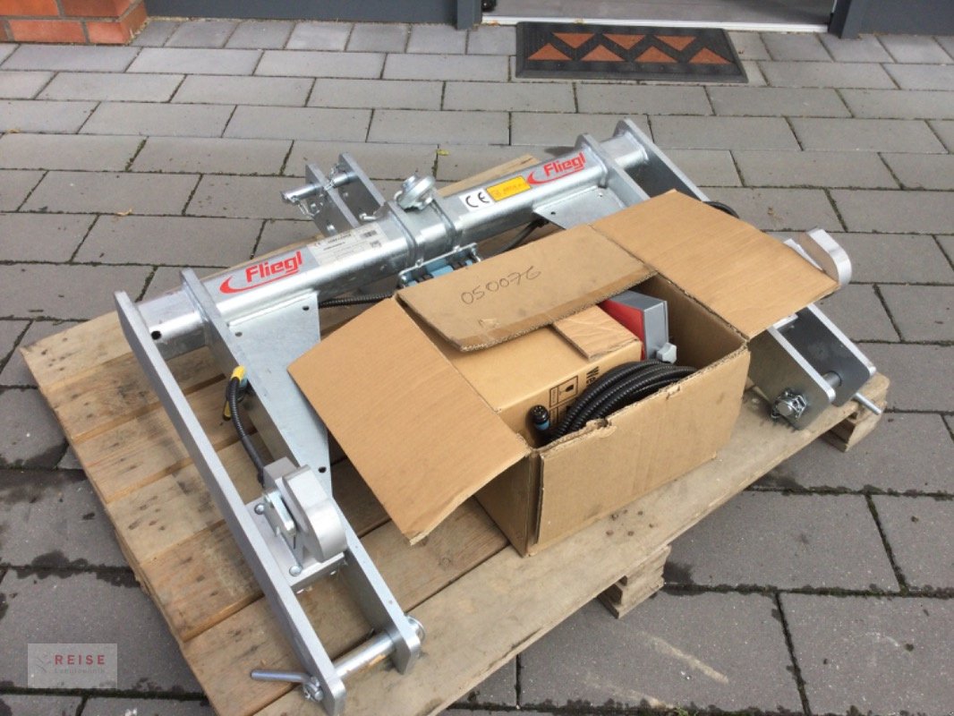 Sonstiges Traktorzubehör des Typs Fliegl Dreipunktwaage "Fliegl Digital", Neumaschine in Lippetal / Herzfeld (Bild 2)