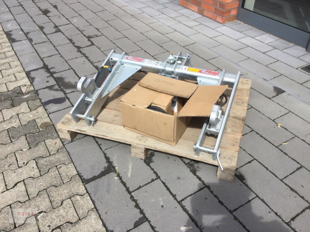 Sonstiges Traktorzubehör des Typs Fliegl Dreipunktwaage "Fliegl Digital", Neumaschine in Lippetal / Herzfeld (Bild 1)