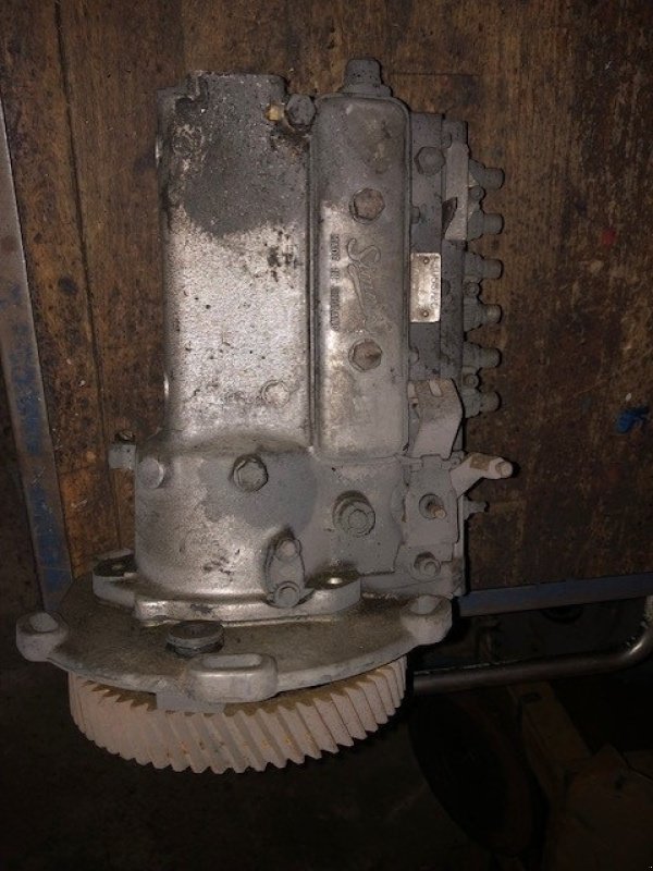 Sonstiges Traktorzubehör типа Ford 6 cyl. rækkepumpe, Gebrauchtmaschine в Gjerlev J. (Фотография 1)
