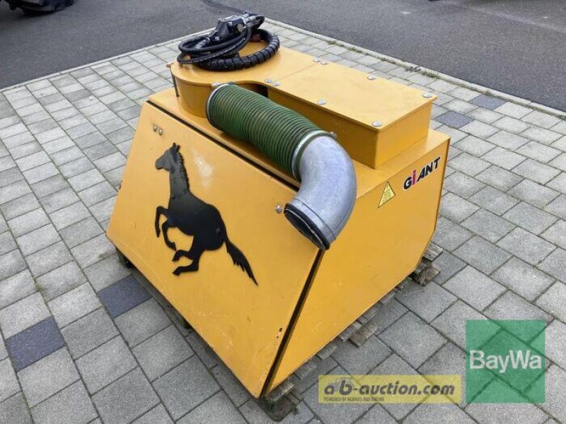 Sonstiges Traktorzubehör des Typs GiANT GIANT PFERDEMISTSAUGER 200L GI, Gebrauchtmaschine in Großweitzschen (Bild 1)