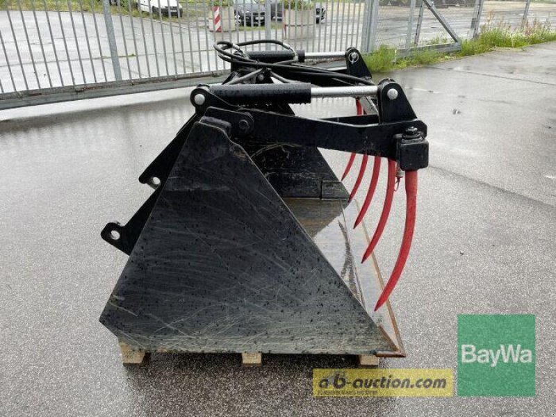 Sonstiges Traktorzubehör des Typs GiANT Schaufel VLMB-K2-1300, Gebrauchtmaschine in Bamberg (Bild 1)