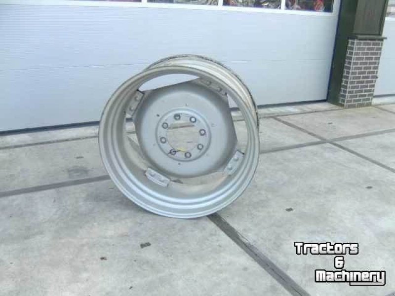 Sonstiges Traktorzubehör типа GKN velg deelbaar, Gebrauchtmaschine в Zevenaar (Фотография 1)
