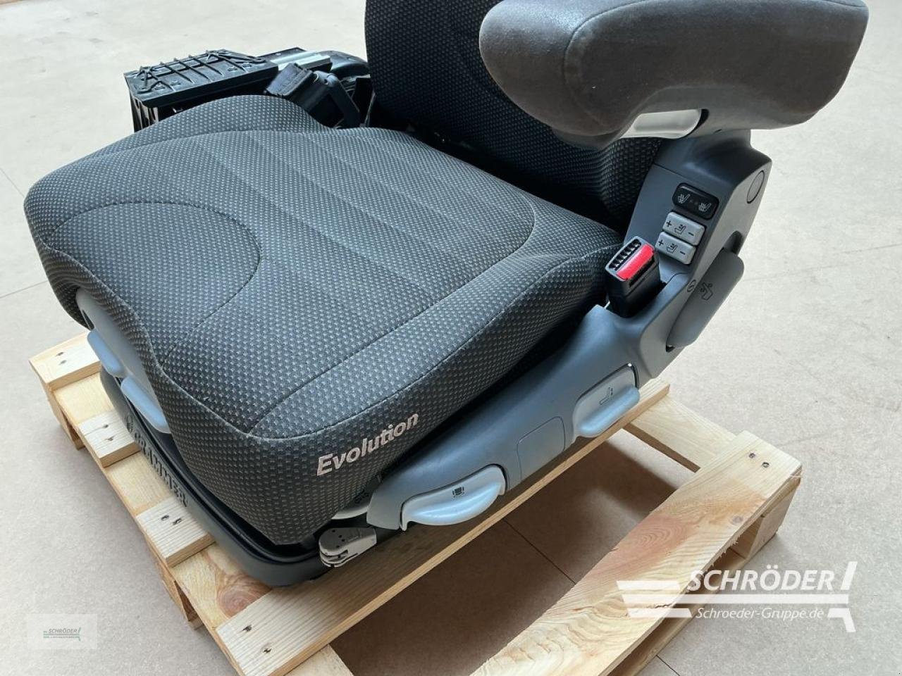 Sonstiges Traktorzubehör типа Grammer SUPER KOMFORTSITZ EVOLUTION DL, Gebrauchtmaschine в Hemmoor (Фотография 5)