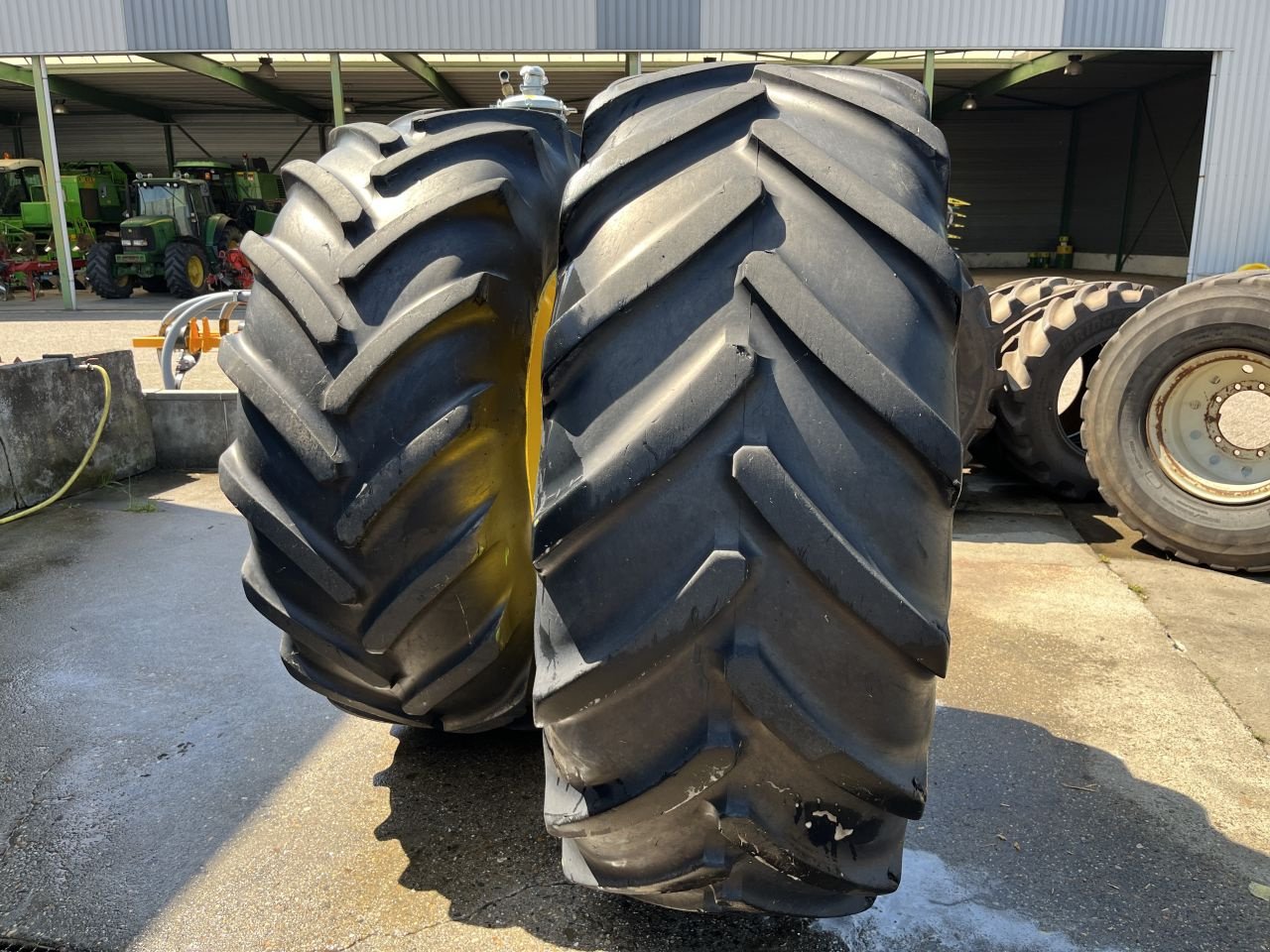 Sonstiges Traktorzubehör типа John Deere 710/70R38 wielen, Gebrauchtmaschine в Baarle-Nassau (Фотография 3)