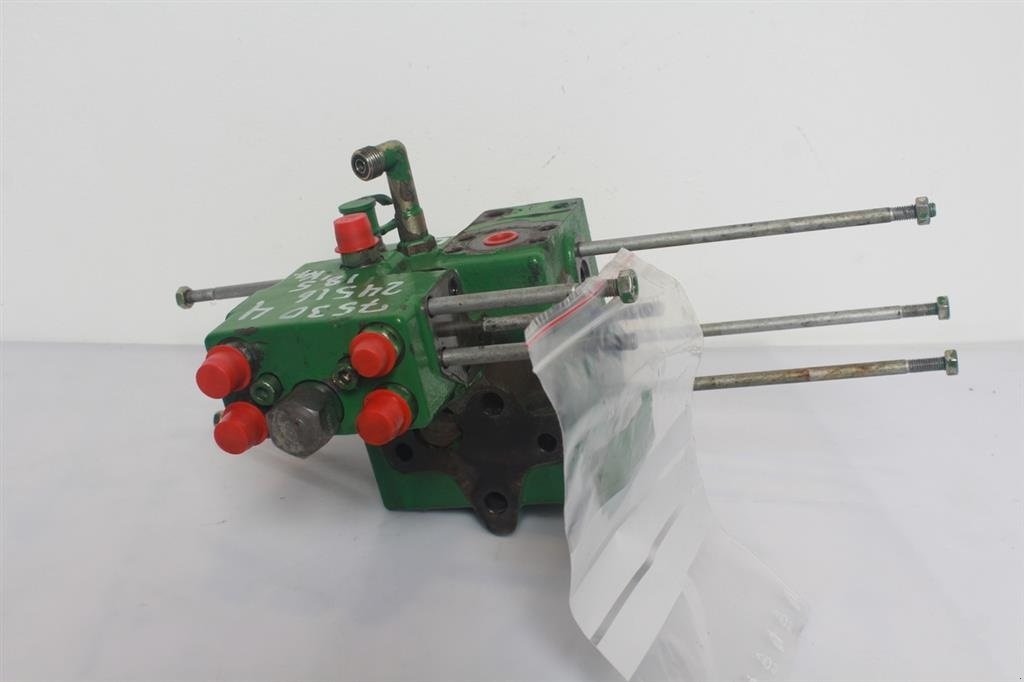 Sonstiges Traktorzubehör типа John Deere 7530 Prioritetsventil / Priority Valve, Gebrauchtmaschine в Viborg (Фотография 4)