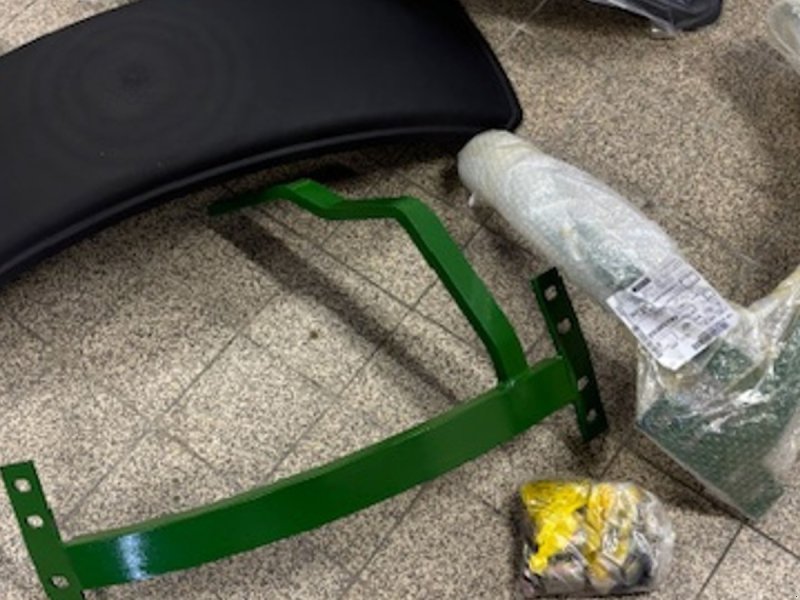 Sonstiges Traktorzubehör типа John Deere Forskærme til 5515F kompakttraktor, Gebrauchtmaschine в Toftlund (Фотография 1)