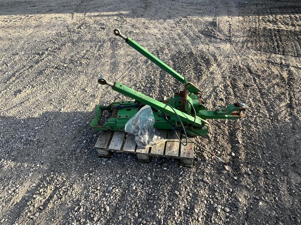 Sonstiges Traktorzubehör типа John Deere Hitchtræk med hydr. udskud, Gebrauchtmaschine в Randers SV (Фотография 2)