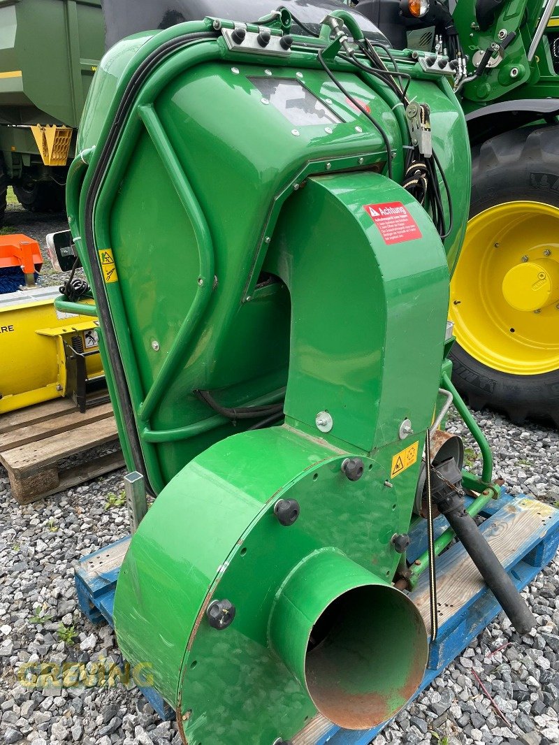 Sonstiges Traktorzubehör typu John Deere Matev Saug-Kehrmaschine mit Schlauch / Räumschild, Gebrauchtmaschine v Wesseling-Berzdorf (Obrázek 4)