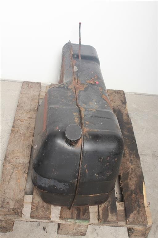 Sonstiges Traktorzubehör des Typs Lamborghini Formula 115 Dieseltank / Fuel Tank, Gebrauchtmaschine in Viborg (Bild 2)