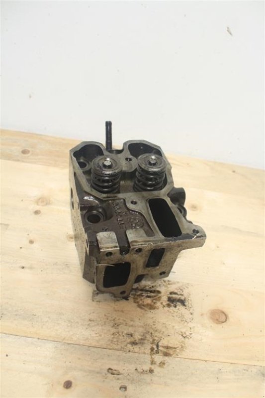 Sonstiges Traktorzubehör типа Lamborghini Formula 135 Topstykke / Cylinder Head, Gebrauchtmaschine в Viborg (Фотография 4)