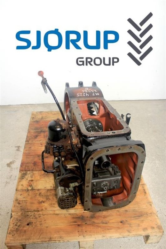 Sonstiges Traktorzubehör типа Massey Ferguson 4225 Bagtøj / Rear Transmission, Gebrauchtmaschine в Viborg (Фотография 1)