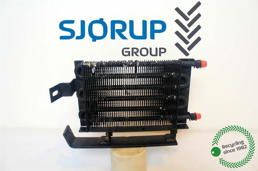 Sonstiges Traktorzubehör типа Massey Ferguson 8240 Oliekøler / Oil Cooler, Gebrauchtmaschine в Viborg (Фотография 1)