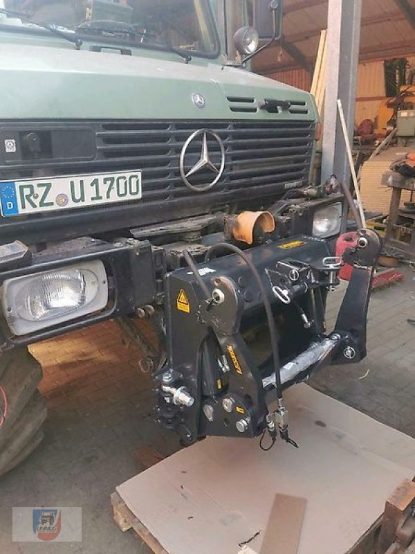 Sonstiges Traktorzubehör typu Mercedes-Benz Frontkraftheber NEU MB Trac Anbauplatte, Neumaschine v Fitzen (Obrázek 1)