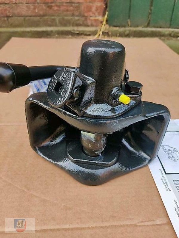 Sonstiges Traktorzubehör des Typs Mercedes-Benz MAN KAT Rockinger Zugmaul 56x83mm Bohrbild *Neu*inkl. Mwst, Gebrauchtmaschine in Fitzen (Bild 12)