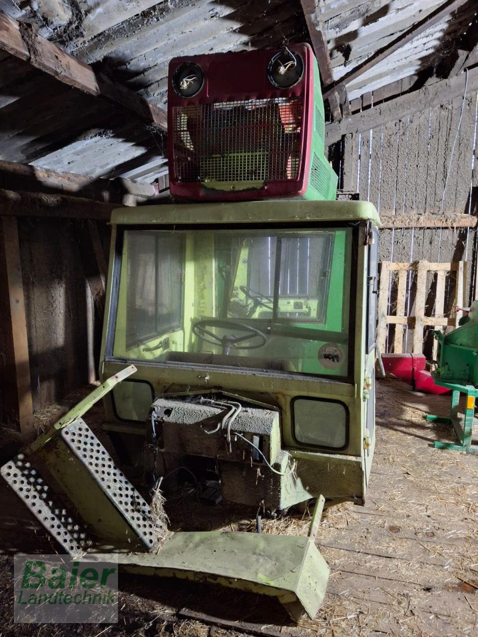 Sonstiges Traktorzubehör des Typs Mercedes-Benz MD Trac Ersatzteile, Gebrauchtmaschine in OBERNDORF-HOCHMOESSINGEN (Bild 1)