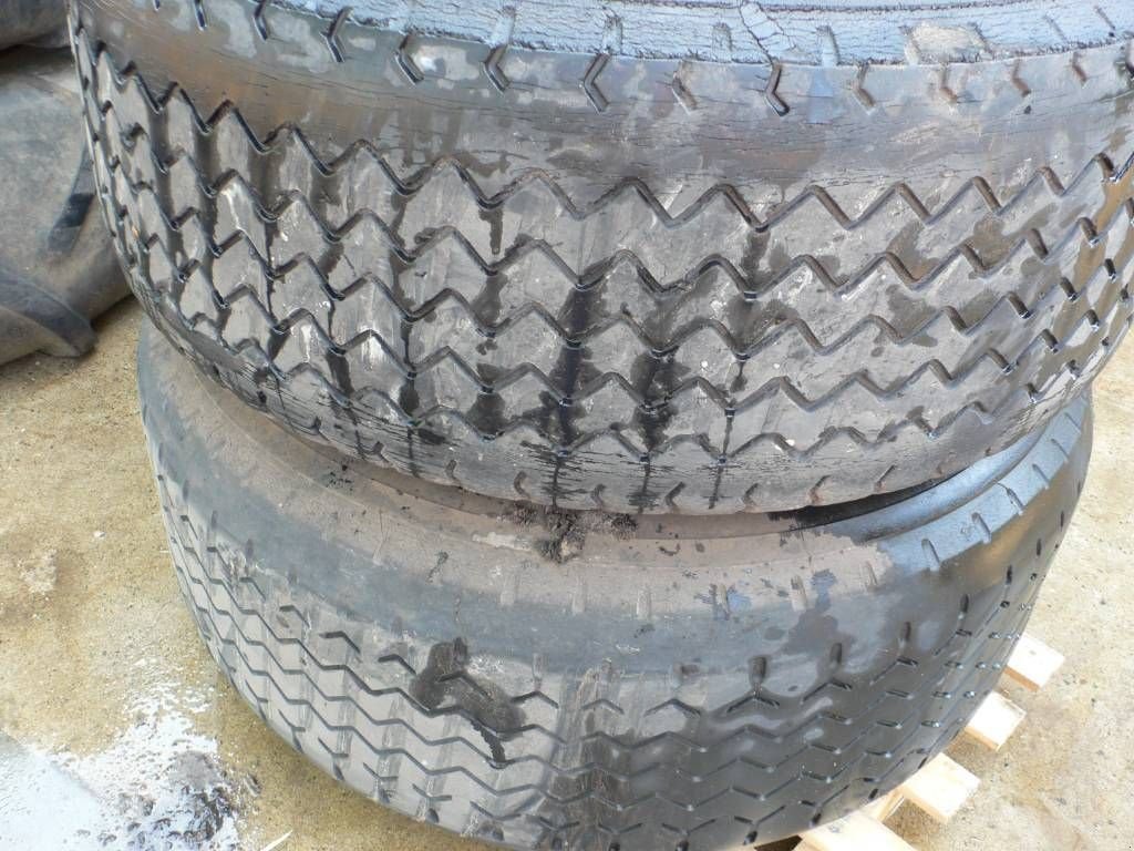 Sonstiges Traktorzubehör del tipo Michelin 18 R 22.5 gazonbanden + velg, Gebrauchtmaschine en Borne (Imagen 3)