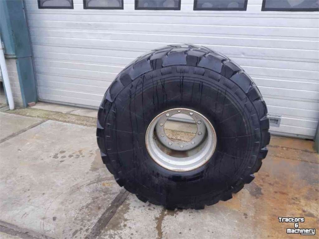 Sonstiges Traktorzubehör typu Michelin 24x20,5 24205 XS wiel, Gebrauchtmaschine v Zevenaar (Obrázek 2)