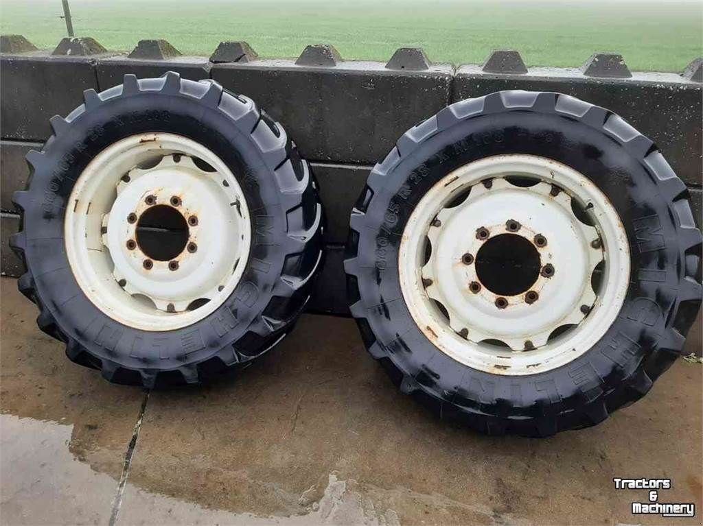 Sonstiges Traktorzubehör типа Michelin 440/65xR28 44065xR28, Gebrauchtmaschine в Zevenaar (Фотография 1)