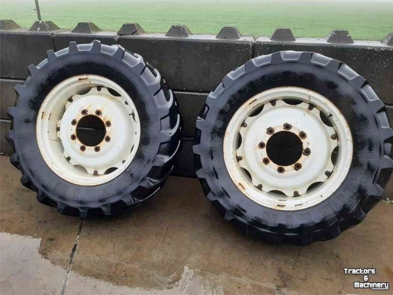 Sonstiges Traktorzubehör typu Michelin 440/65xR28 44065xR28, Gebrauchtmaschine w Zevenaar (Zdjęcie 1)